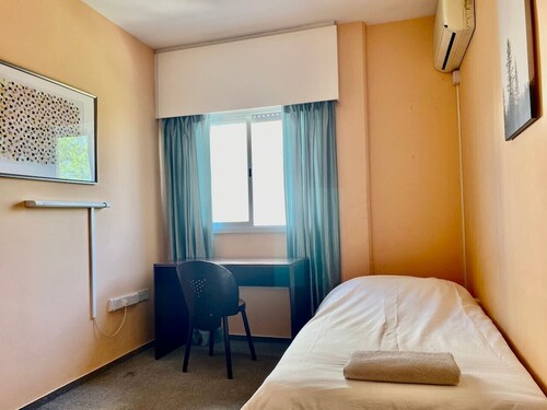 Private single room in shared flat, best location