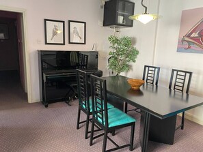 Dining - Private king room in a shared flat, best location (3031)