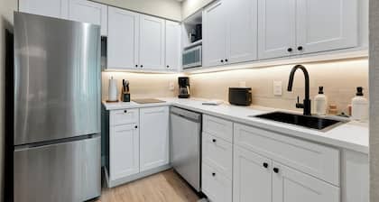 1 bedroom apartment near Disney and Universal