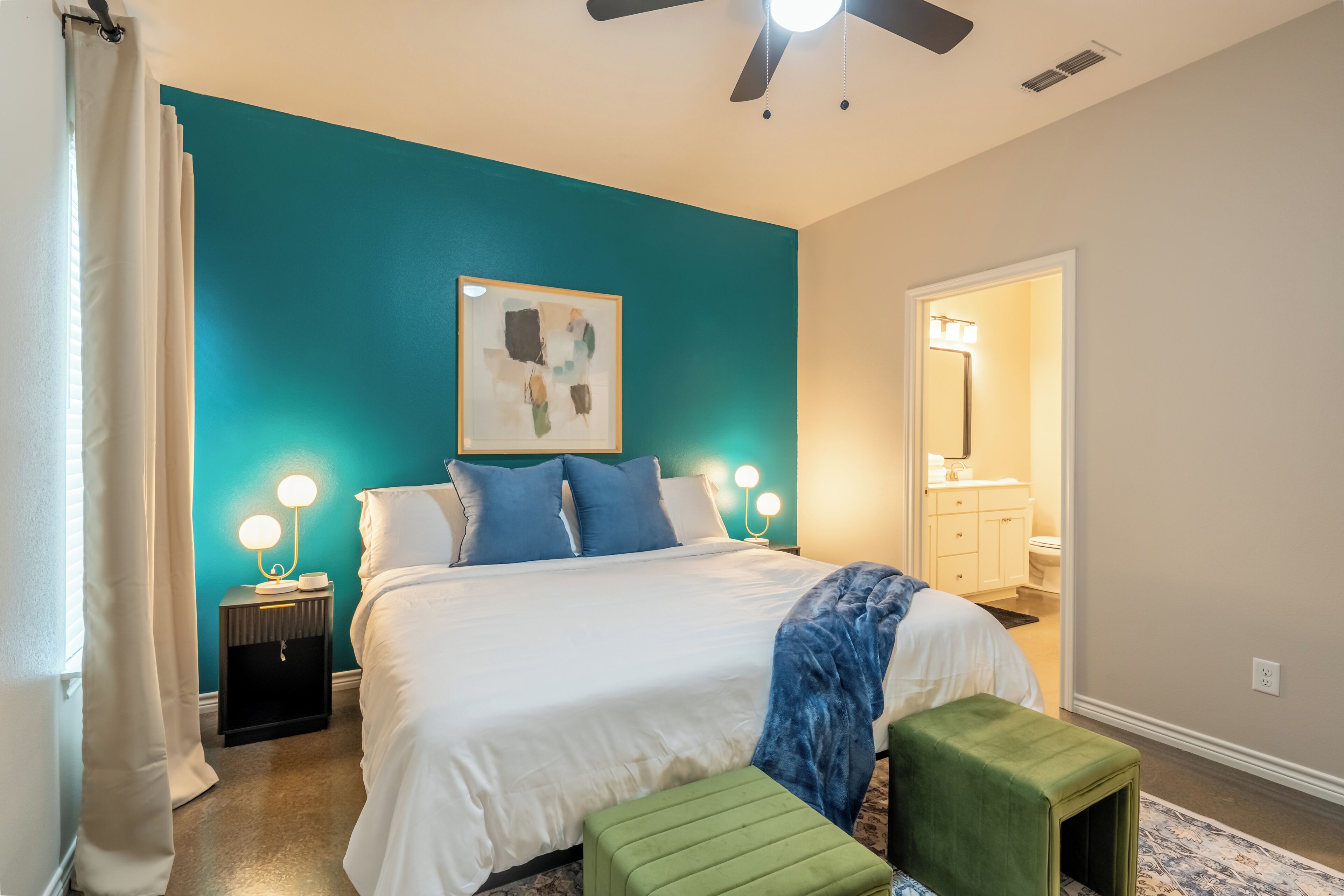 3 slaapkamers, een strijkplank/strijkijzer, gratis wifi, beddengoed