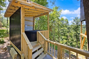 Outdoor spa tub - NEW listing! The Celina Bin~hot tub~TN~The Cumberland Collective (Celina)