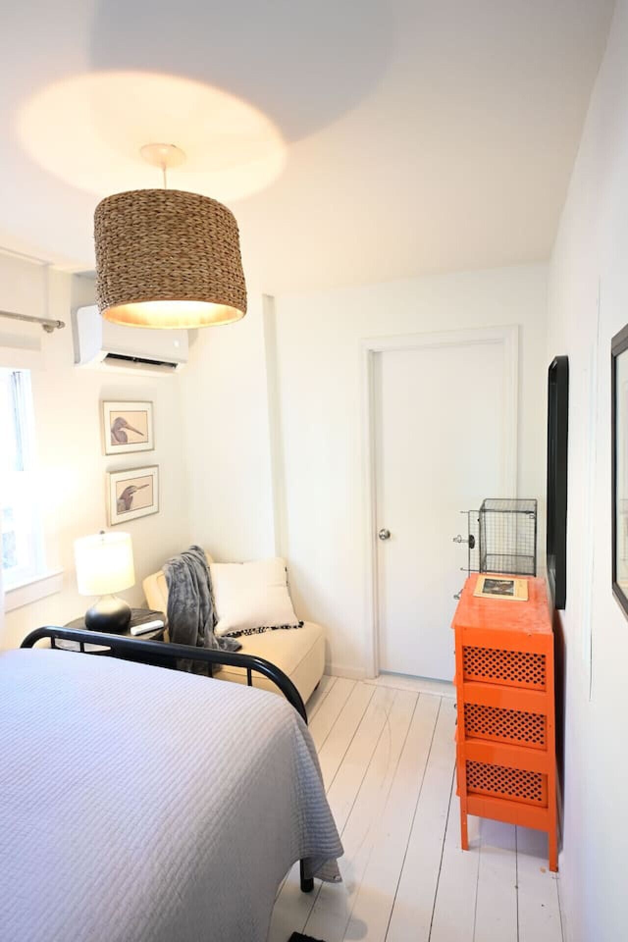 Bureau, fer et planche à repasser, Wi-Fi, draps fournis