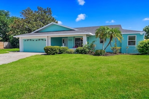 Exterior - Sports Court, Pool, Mini Golf, Fire Pit, Game Room in Bradenton (Bradenton)