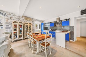 Dining - Waterfront Apartment | Bay of Kotor | 3 Bedrooms (Muo)