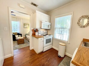 Coffee/tea maker, fridge, microwave, oven - Charming 2 BR Cottage, Heart of Savannah's Historic District, Walk Everywhere! (Savannah)