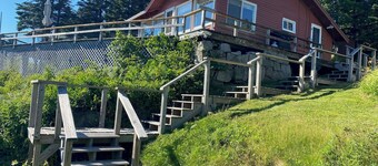 Lovely 1-bedroom cottage on The Reach in charming Vinalhaven perfect for getaway