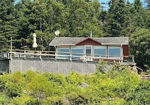 Exterior - Lovely 1-bedroom cottage on The Reach in charming Vinalhaven perfect for getaway (Vinalhaven)