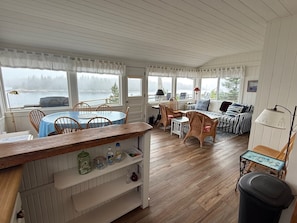 Dining - Lovely 1-bedroom cottage on The Reach in charming Vinalhaven perfect for getaway (Vinalhaven)