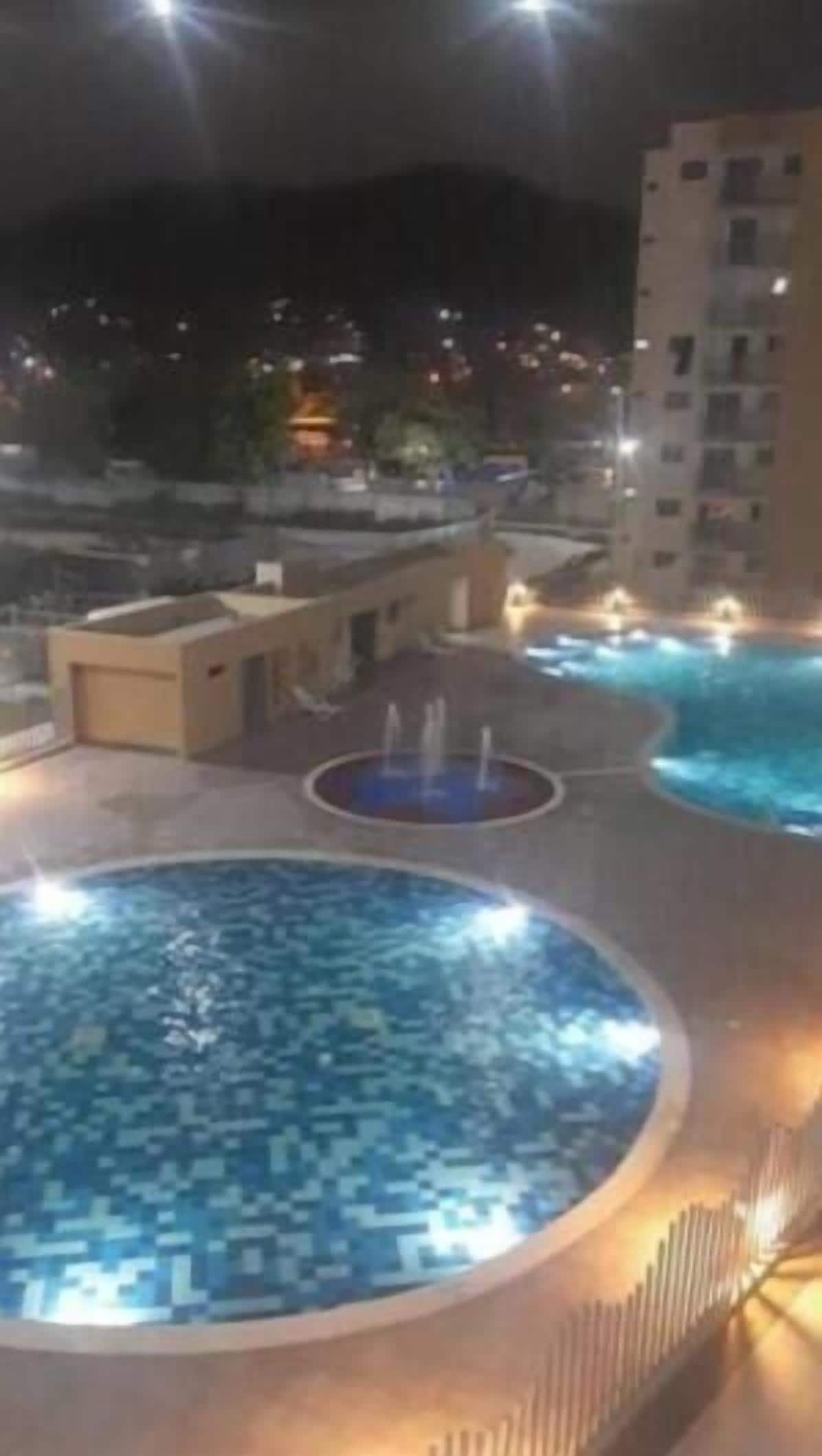 室外泳池
