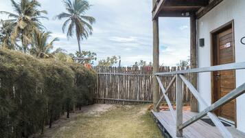 Apartamento conforto, vista para a piscina | Terraço/pátio