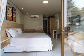 Departamento Confort, vista a la alberca | Escritorio, espacio para trabajar con laptop y wifi gratis 