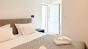 5 habitaciones, tabla de planchar con plancha y cuna de viaje 