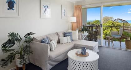 Salt on Sapphire - steps away from Campbells Beach
