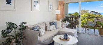 Salt on Sapphire - steps away from Campbells Beach