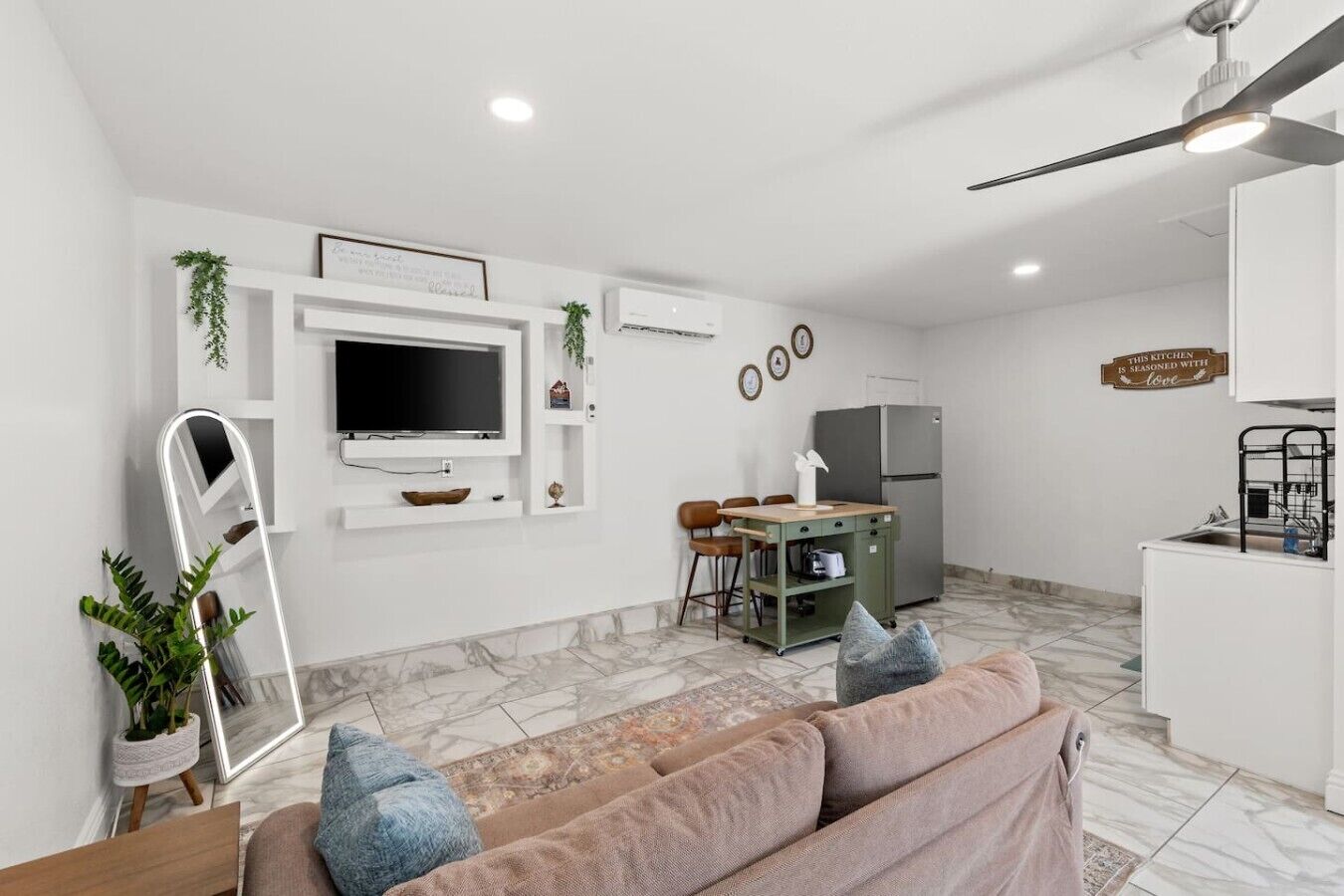 TV, video library