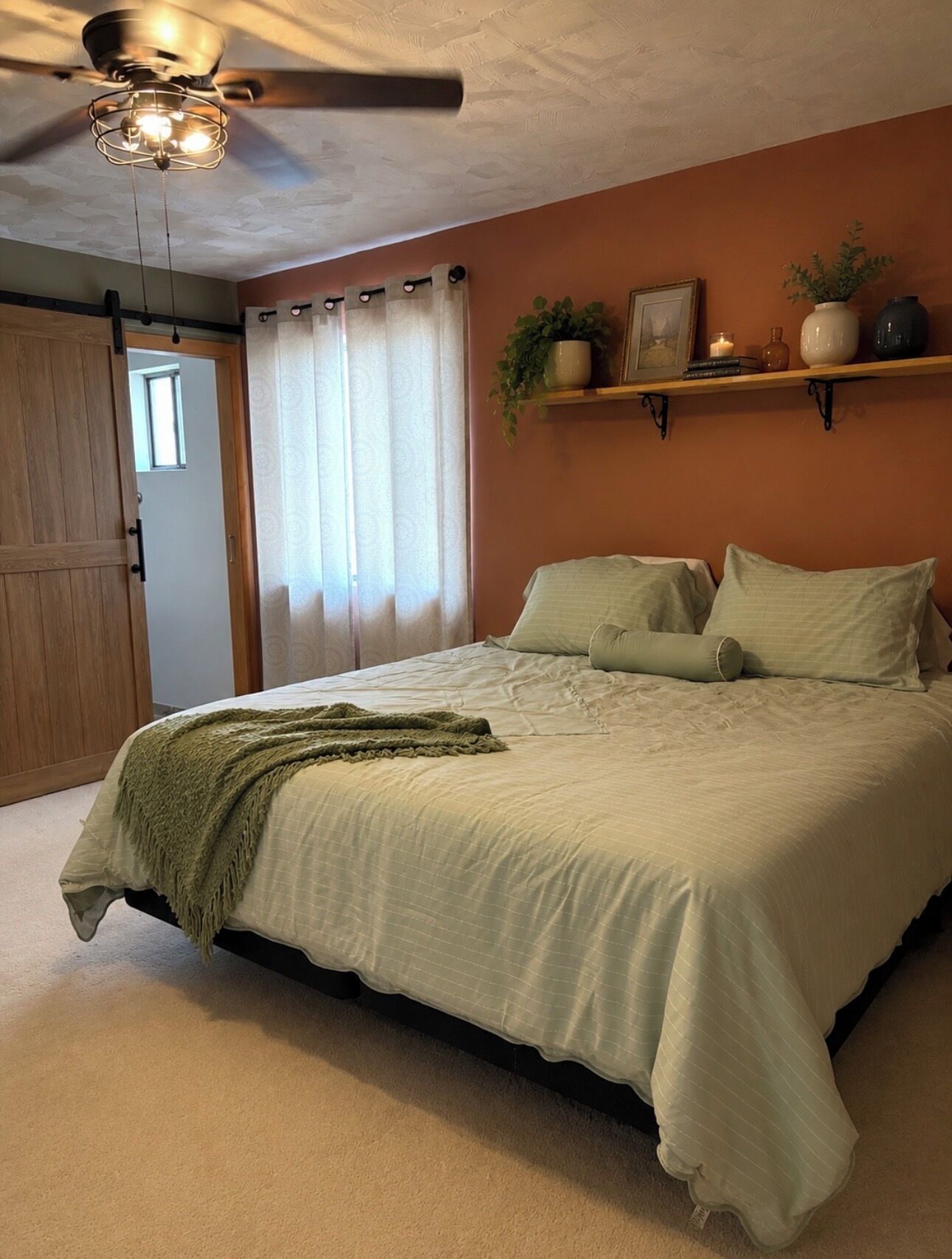4 bedrooms, bed sheets