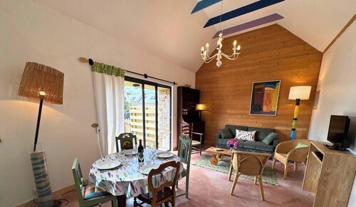 Peskaour, An artist s house near the sea