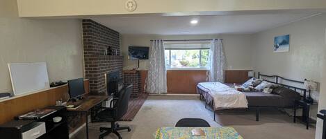 1 bedroom, iron/ironing board, WiFi, bed sheets