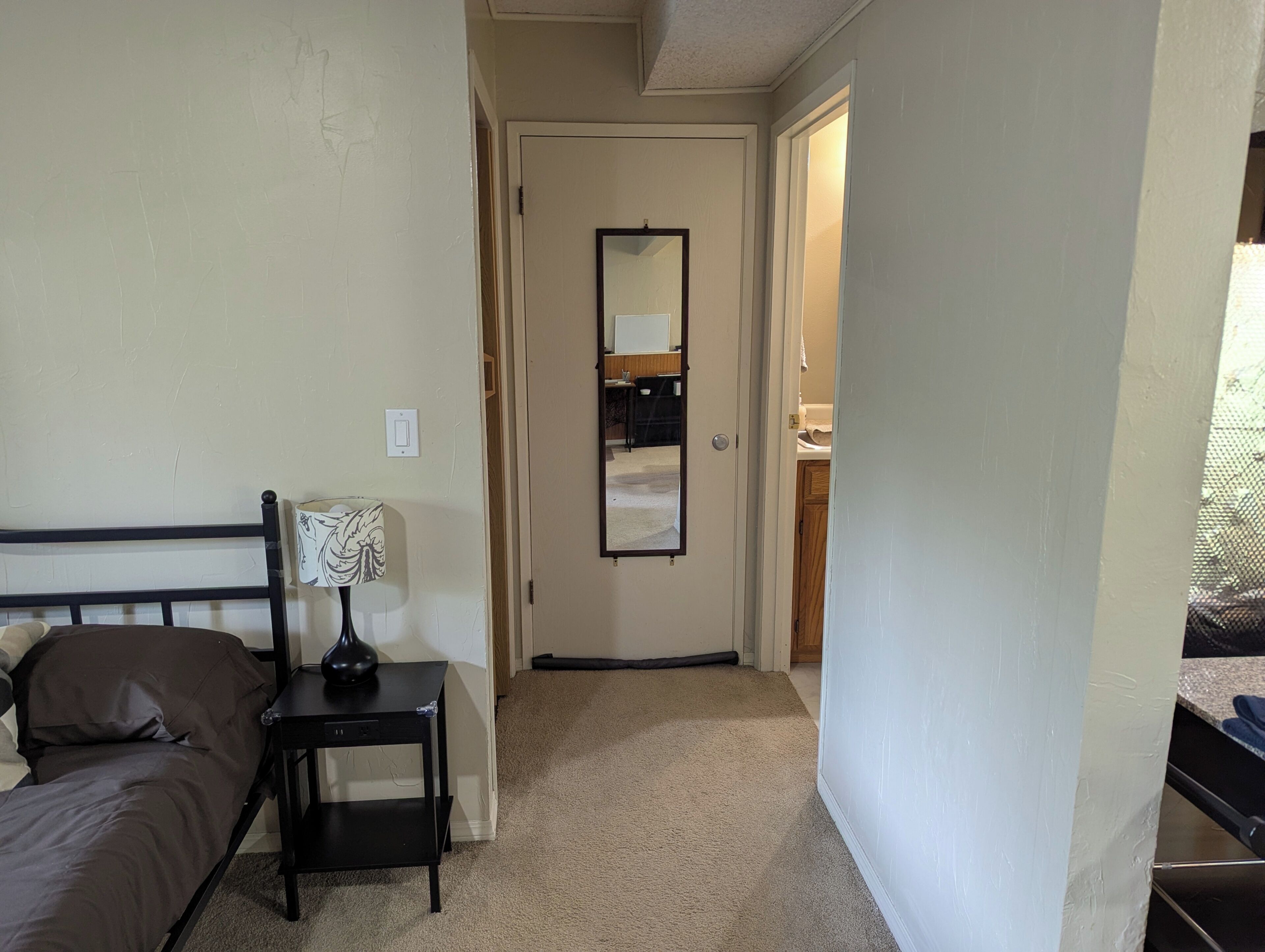 1 chambre, fer et planche à repasser, Wi-Fi, literie fournie