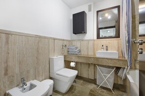 Shower, hair dryer, towels - NG Zenith - Santa Cruz de Tenerife (Santa Cruz de Tenerife)