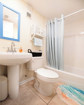 Bathroom - Enjoyable 2-bedroom condo with AC in charming St Augustine (St augustine)