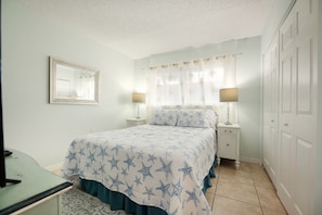 Room - Enjoyable 2-bedroom condo with AC in charming St Augustine (St augustine)