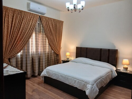 Modern 3‑Bedroom Apartment with Full Amenities & Easy Access in Amman