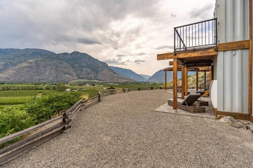 Whole 2BD House – Spectacular Orchard Overlook!