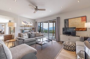 Smart TV - Whole 2BD House – Spectacular Orchard Overlook! (Cawston)