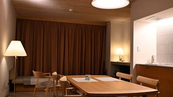 Twin Room, Non Smoking, Ocean View | Dining