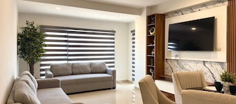 Moderno Departamento en Torre 5 by GPS