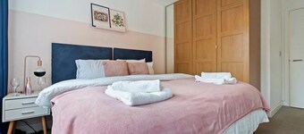 Contractor-Friendly Stay | Secure Parking | Near Station | Sleeps 4