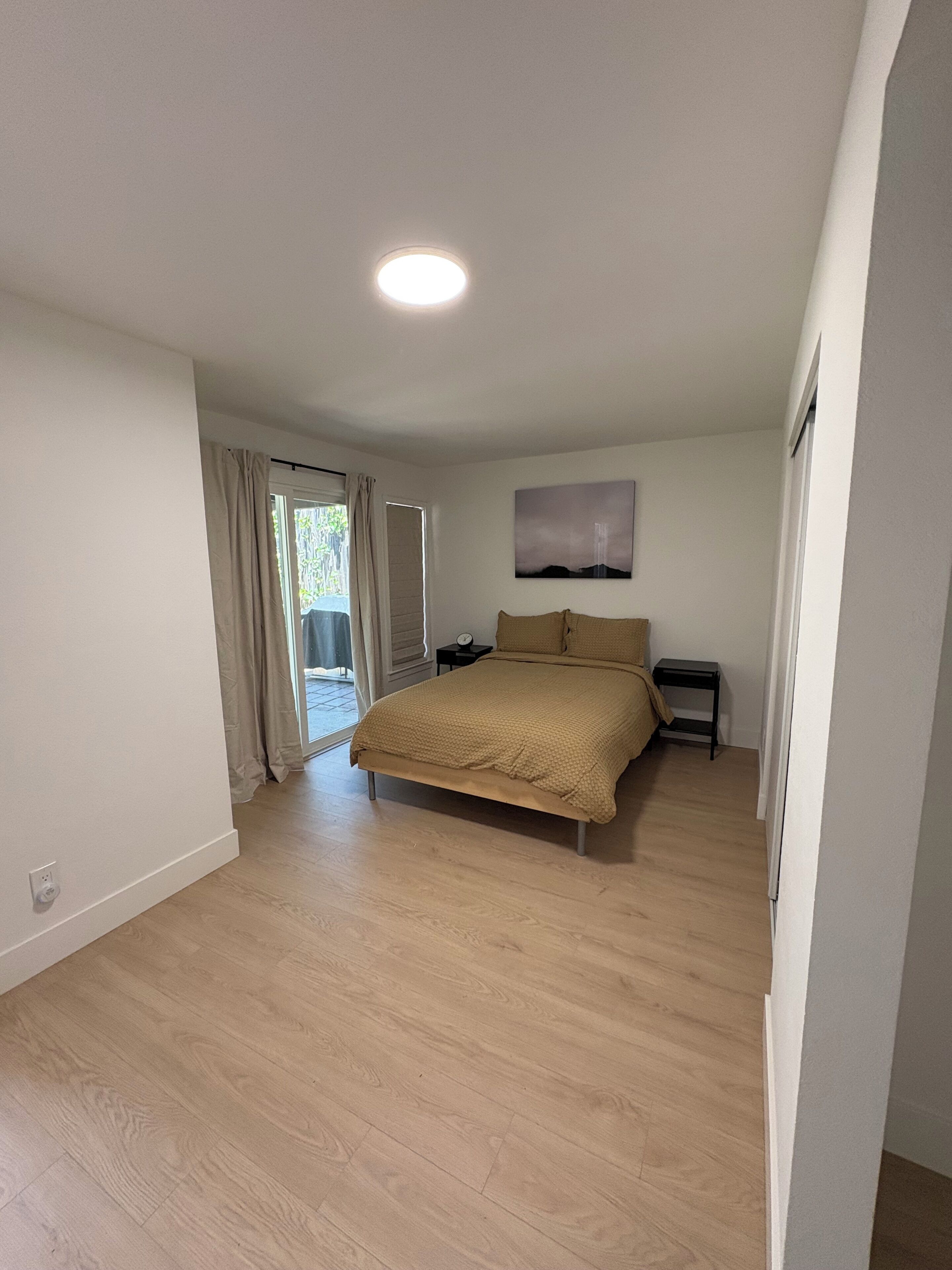 4 chambres, fer et planche à repasser, accès au Wi-Fi (inclus)