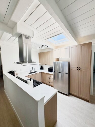 Fully Remodeled Spacious 4BD/2BTH Oasis Full of Amenities for Large Groups