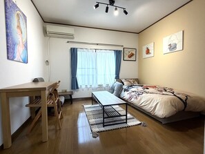 A compact living space with a bed, a desk, and a chair. - Tatoo ok! Onsen of 400 years of history【観】East side of Tokyo (江戸川区船堀２丁目)