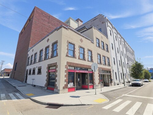 Old City Knoxville Studio Near Market Square!