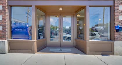 Old City Knoxville Studio Near Market Square!