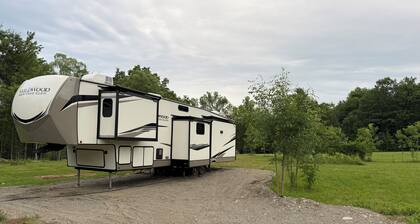 Fabulous 3-bedroom RV with direct access to the Sebasticook River!