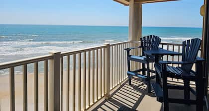 SEASIDE SERENITY. Oceanfront and fully stocked!