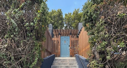 Private 1-bedroom cottage in North Park Neighborhood walk everywhere