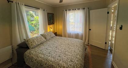 Private 1-bedroom cottage in North Park Neighborhood walk everywhere
