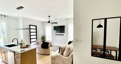 Terrific Modern 3-bedroom house located in Central vibrant Houston