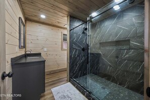 Håndklæder, Sæbe, Toiletpapir
