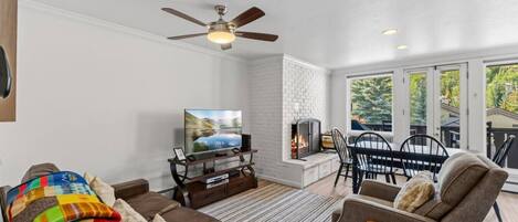 TV, fireplace