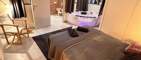 2 chambres, fer et planche à repasser, Wi-Fi gratuit, draps fournis