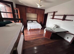 ห้องดีลักซ์สวีท, ระเบียง, วิวเมือง