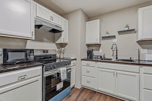 Private kitchen - Sask & Relax ! (Cherokee Village)