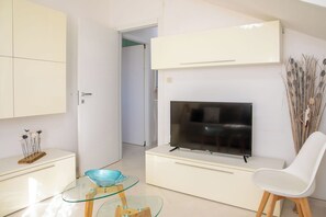 Living area - Vrbo Property (Alghero)