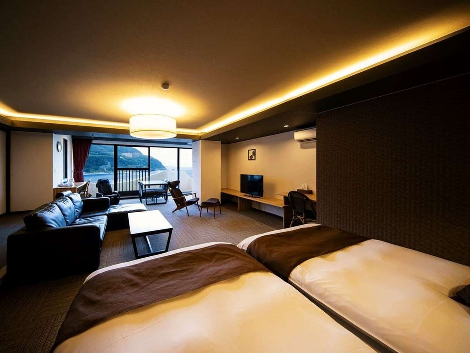 In-room safe, free WiFi
