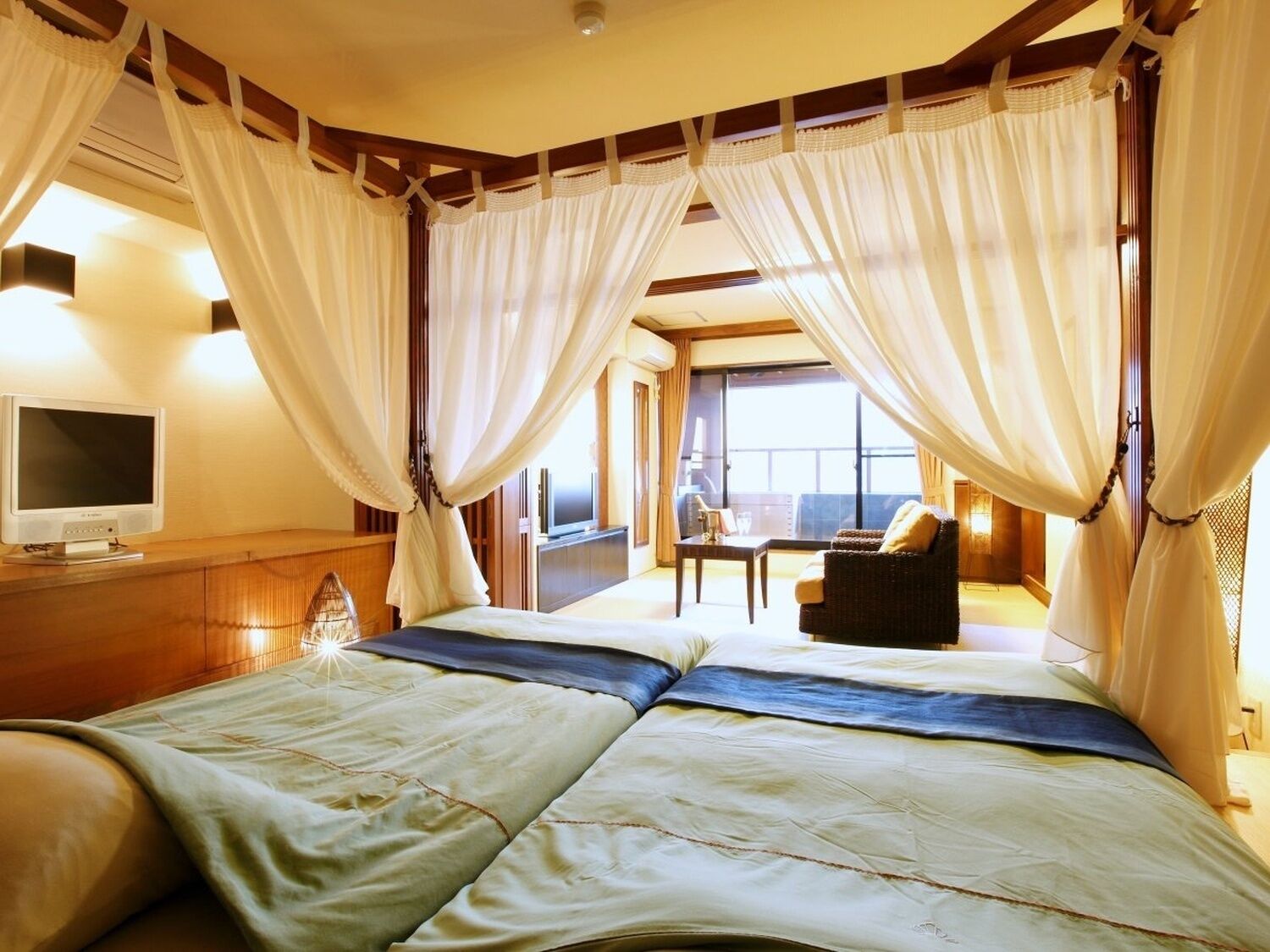Deluxe Twin Room, Private Bathroom, Sea View | In-room safe, free WiFi